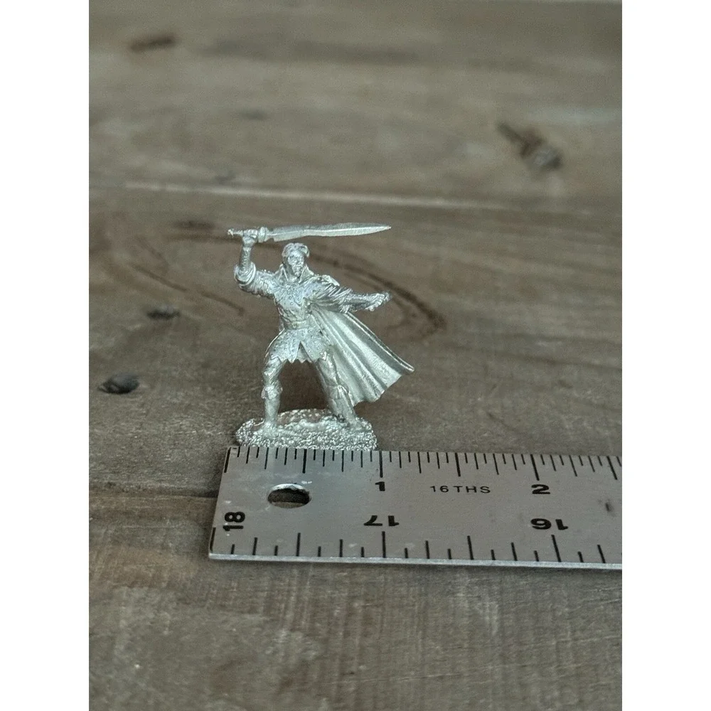 Vintage Dungeons & Dragons Rare Metal Miniature‎ D&D Fighter On Rock